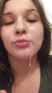 Photos Ejaculation faciale sur femme nue du 85
