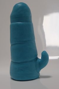 Un superbe gode pour cette photo femme nue du 83