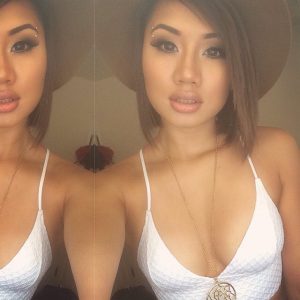 asiate nue en photo pour exciter un mec dans le 34