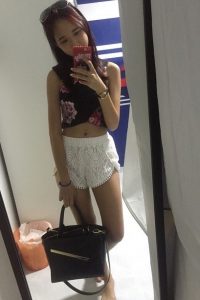 asiate recherche mec dans le 12 pour soirée baise