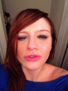 facial cumshot pour salope en manque dans le 09