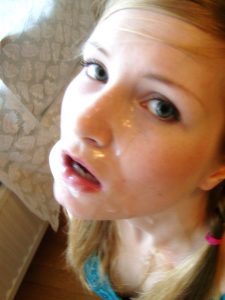 suceuse du 83 termine par un cumshot