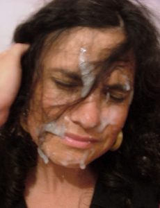 superbe femme nue pour ejac faciale dans le 17