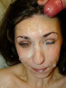 une grosse ejac faciale pour salope du 23 1