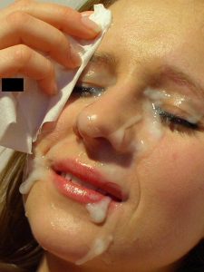 une grosse ejac faciale pour salope du 53 1
